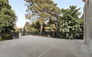  Appartement � louer 4 pi�ces 155 m�