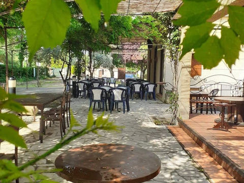 MURS ET FONDS BAR RESTAURANT 364500 04700 Oraison