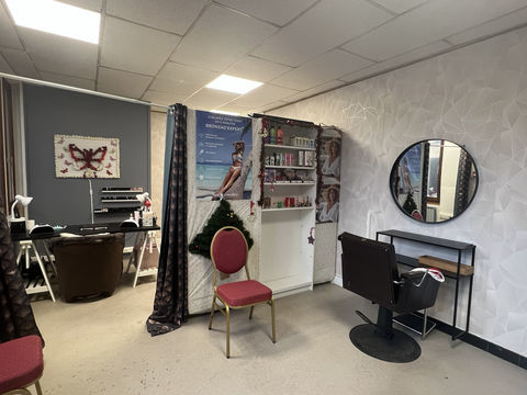 Local commercial 400 73390 Chamousset