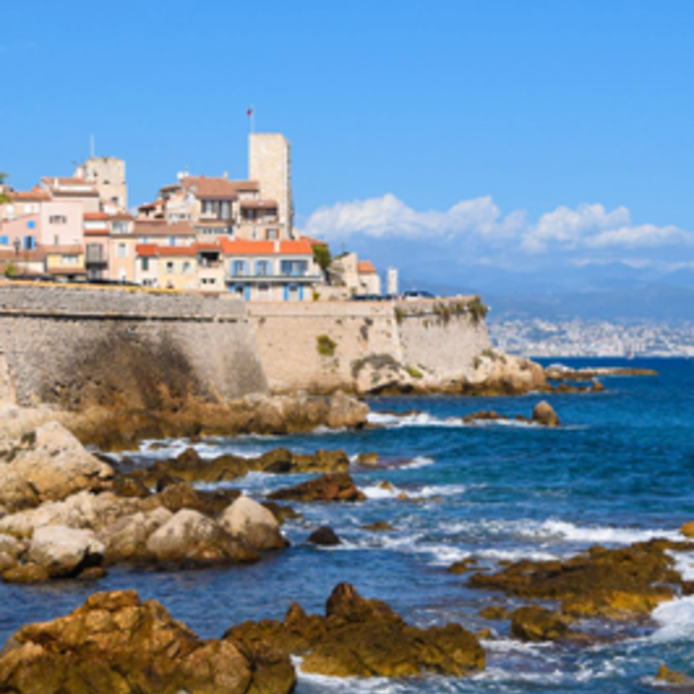   Antibes (06600)