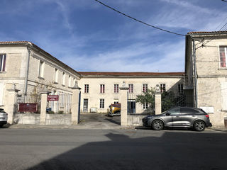  Immeuble � vendre 15 + pi�ces 1700 m�