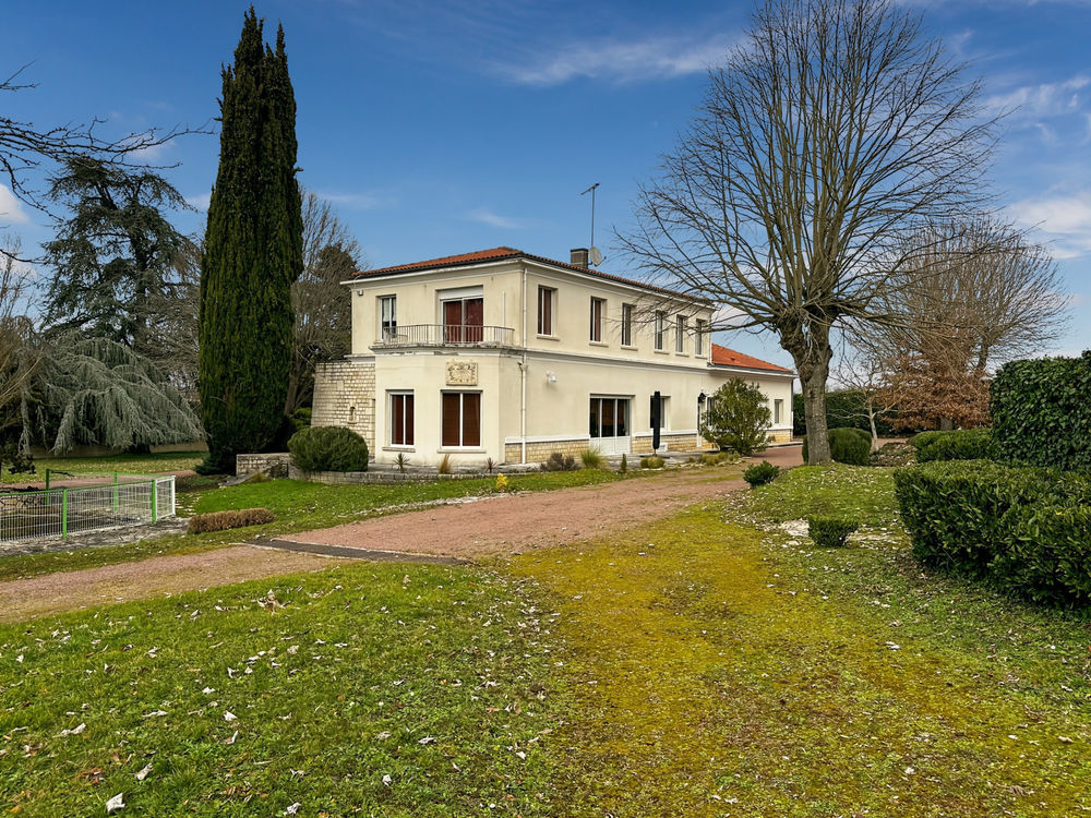 � vendre  Maison Roullet-Saint-Est�phe (16440)