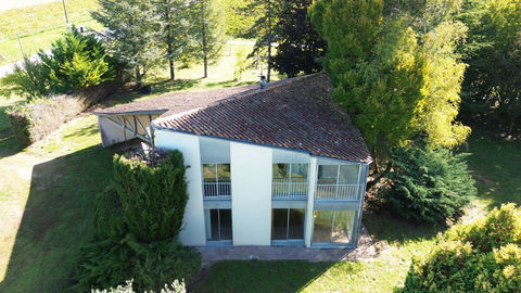   MAISON D'ARCHITECTE A RENOVER Maison - 7 pi�ce(s) - 130 m�