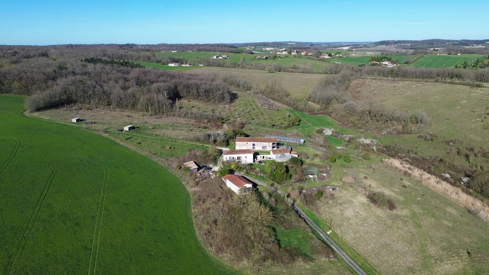 � vendre  Propri�t�/ch�teau Villebois-Lavalette (16320)