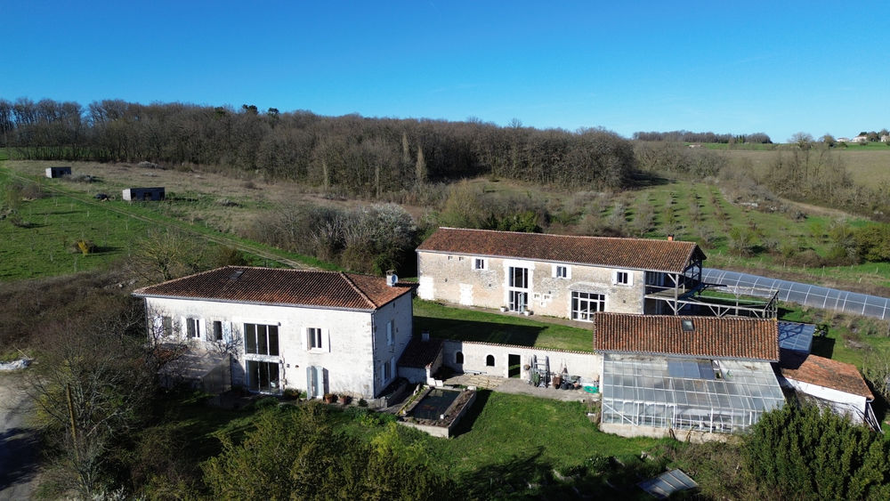 � vendre  Propri�t�/ch�teau Villebois-Lavalette (16320)