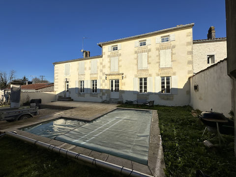   MAISON EN PIERRE RENOVEE PROCHE COGNAC Maison - 5 pi�ce(s) - 192 m�