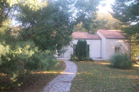   MAISON INDIVIDUELLE AVEC TERRAIN ARBORE DE 7530 M2 Maison - 5 pi�ce(s) - 114 m�