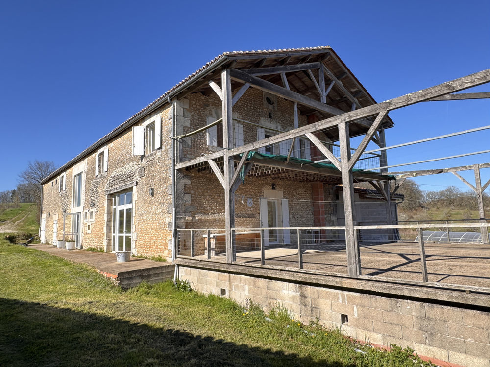 � vendre  Propri�t�/ch�teau Villebois-Lavalette (16320)