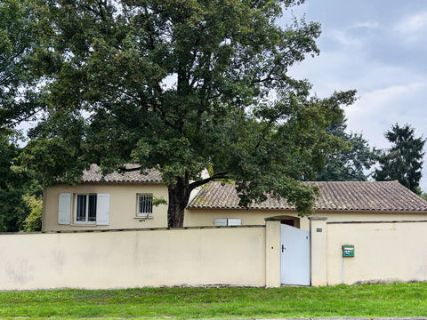   MAISON DE PLAIN-PIED A GARAT Maison - 5 pi�ce(s) - 116 m�