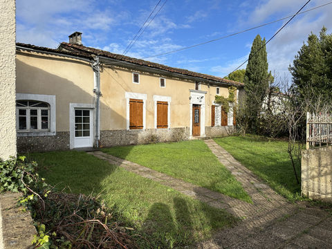   ENSEMBLE IMMOBILIER A RENOVER PROCHE ARCHIAC Maison - 6 pi�ce(s) - 125 m�