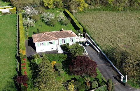   MAISON TRES BIEN ENTRETENUE AVEC BEAU JARDIN Maison - 5 pi�ce(s) - 157 m�