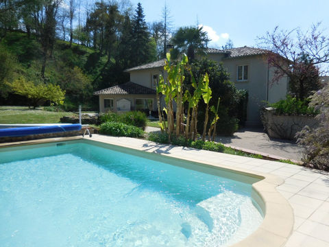   MANTHES - Propri�t� de 245 m2 avec parc arbor� de 3 500 m2 Maison - 7 pi�ce(s) - 245 m�