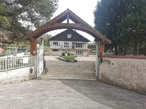   PROPRIETE SUR TORJONAS Maison - 9 pi�ce(s) - 225 m�