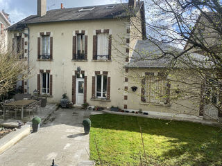  Propri�t�/ch�teau � vendre 9 pi�ces 220 m�