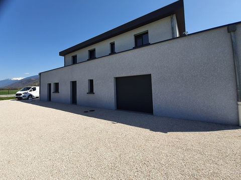 Immeuble mixte Activit&eacute; / bureaux / logement &agrave; AITON (73) 514560 73220 Aiton