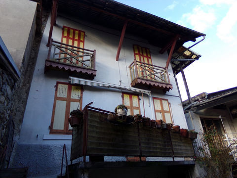   Maison de ville et annexes � r�nover Maison - 3 pi�ce(s) - 60 m�