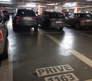  Parking / Garage � louer 
