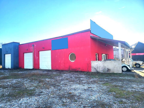 LOCAL COMMERCIAL ET INDUSTRIEL 220 M2 SUR 47 ARES TERRAIN DONT 87 % CONSTRUCTIBLE 440000 90300 Valdoie