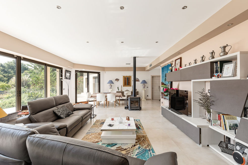 � vendre  Maison Antibes (06600)