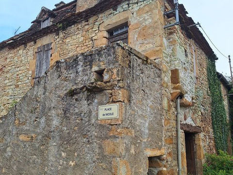   Petite maison mitoyenne � r�nover avec grange Maison - 2 pi�ce(s) - 40 m�