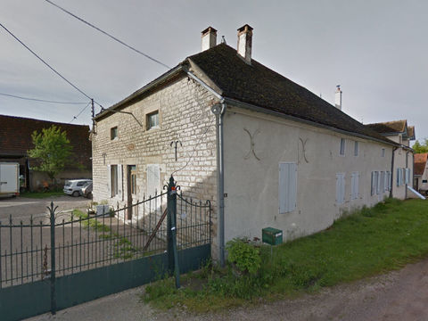   Ancienne ferme de plain-pied avec terrain Maison - 5 pi�ce(s) - 168 m�