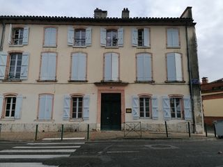  Appartement � louer 4 pi�ces 130 m�