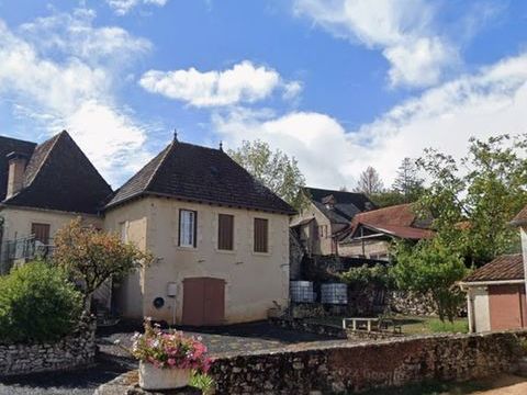   Maison  de village et grange en pierres � renover Maison - 5 pi�ce(s) - 93 m�