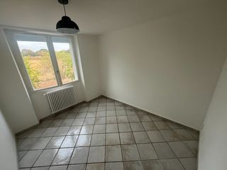  Appartement � louer 5 pi�ces 