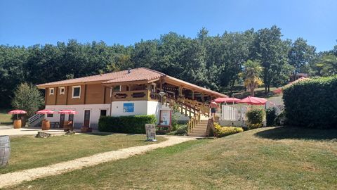 B&acirc;timent commercial de 350m&sup2; avec activit&eacute; bar/snacking 154012 46700 Mauroux