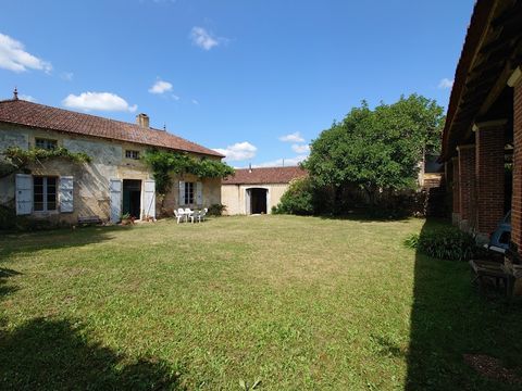   Ensemble Immobilier Maison - 7 pi�ce(s) - 329 m�