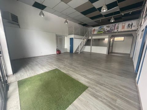 Grand local commercial proche centre ville 1310 46000 Cahors