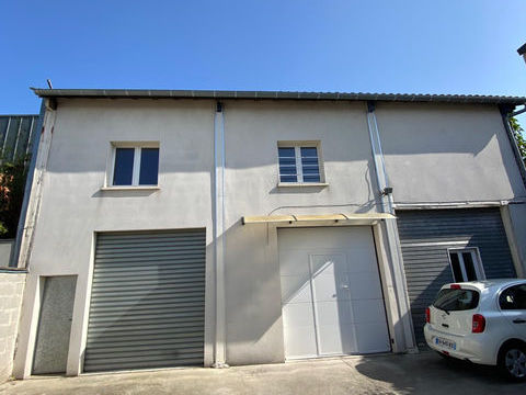 Vente d'un local d'activité de 446 m2 proche boulevard 504000 33400 Talence