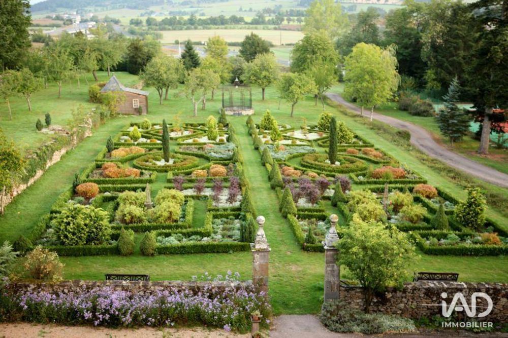 � vendre  Propri�t�/ch�teau Saint-Georges (15100)