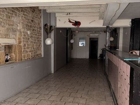 Location Bar 140 m&sup2; 1100 52200 Langres