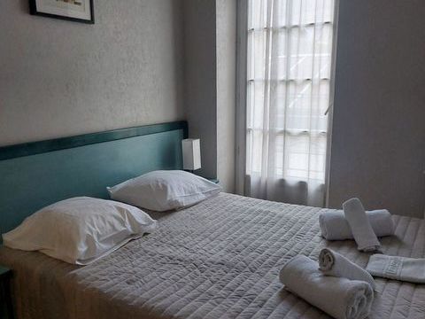 Vente Murs commerciaux 1 000 m&sup2; 577000 31110 Bagn�res-de-luchon