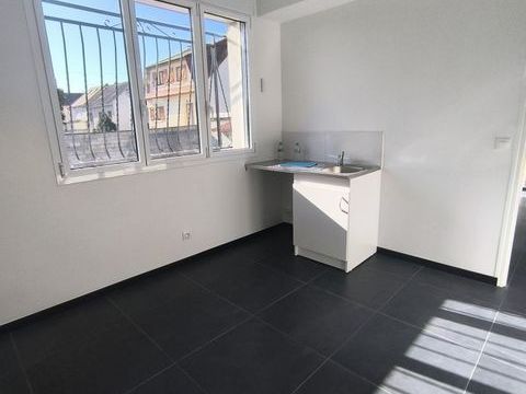 Location Local d'activit&eacute;s 45 m&sup2; 1800 93600 Aulnay-sous-bois