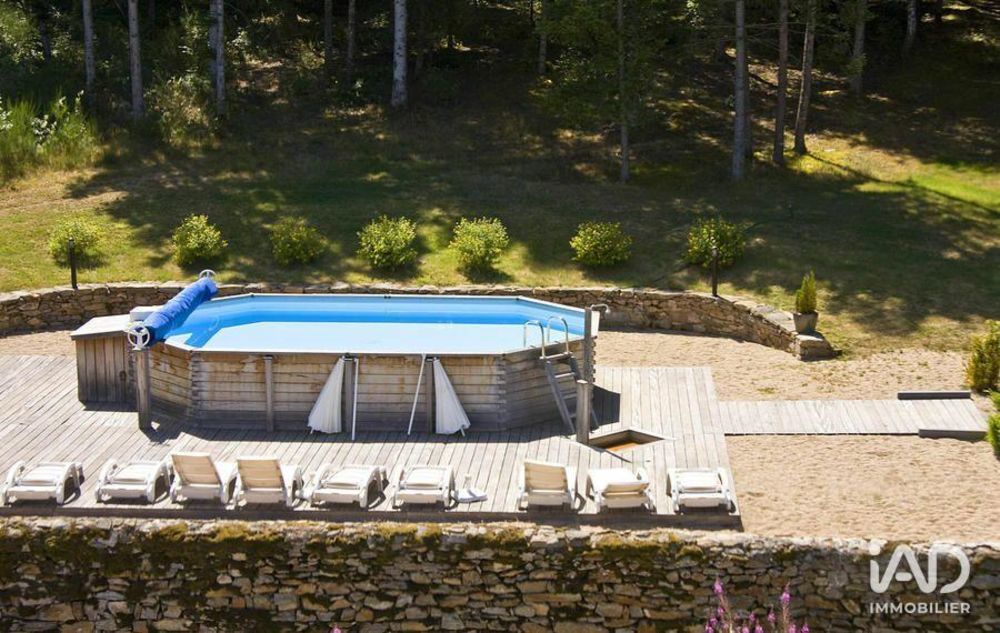 � vendre  Propri�t�/ch�teau Saint-Georges (15100)