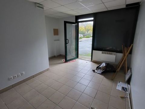 Vente Murs commerciaux 52 m&sup2; 97000 45200 Montargis