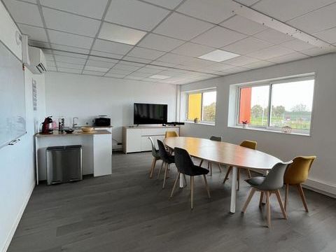 Location Bureaux 98 m&sup2; 1340 85140 Essarts en bocage