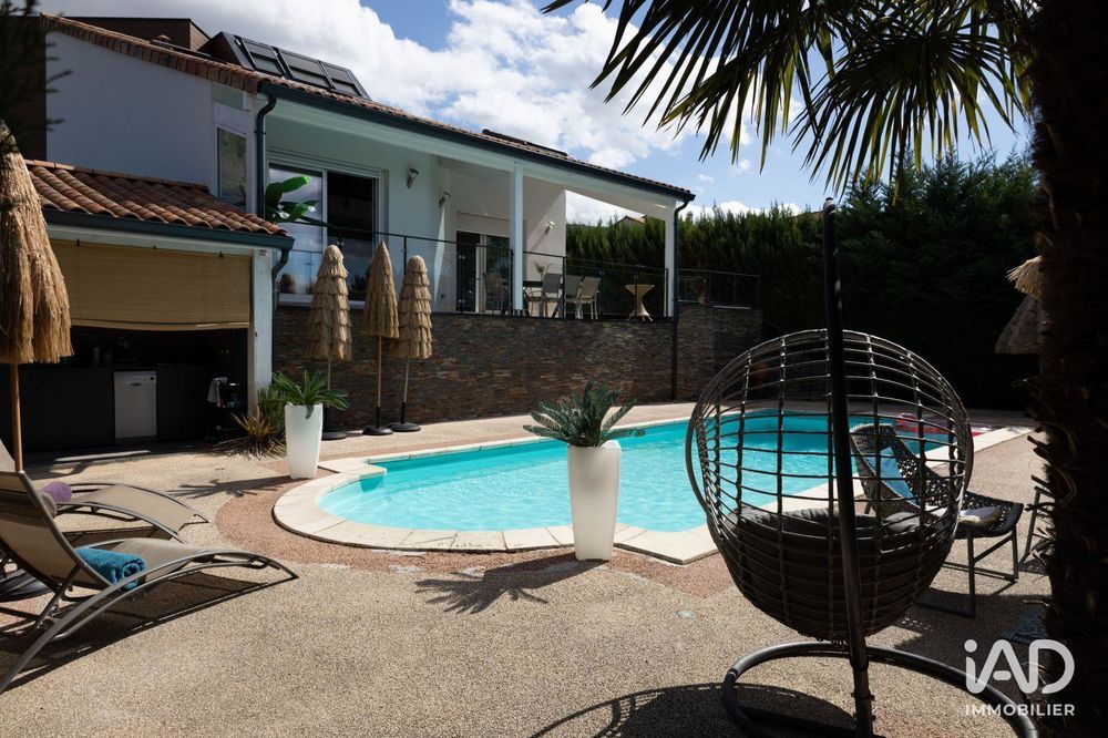 � vendre  Maison Mirefleurs (63730)