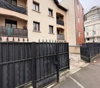  Immeuble � vendre 10 pi�ces 200 m�