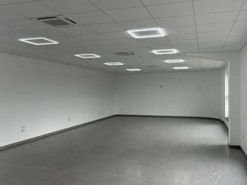 Location Local d'activit&eacute;s 100 m&sup2; 1900 77181 Courtry