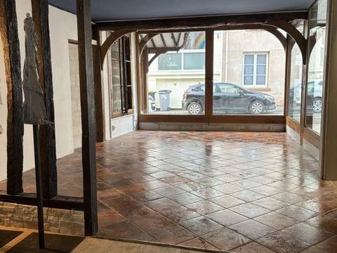 Vente Boutique/Local commercial 255 m&sup2; 174900 76440 Forges-les-eaux