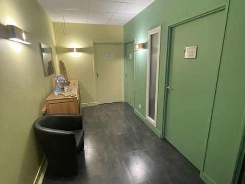 Vente Murs commerciaux 150 m&sup2; 130000 42300 Roanne