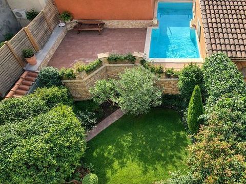   Vente Maison/villa 8 pi�ces Maison - 8 pi�ce(s) - 331 m�