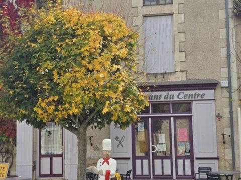 Vente Restaurant 400 m&sup2; 128000 86410 Bouresse