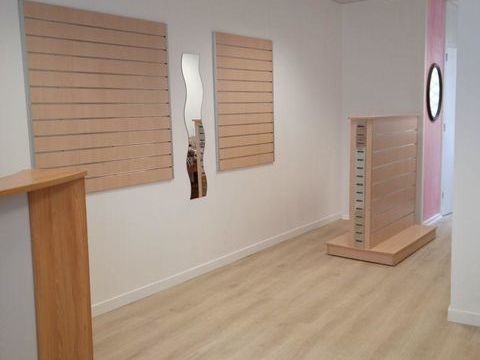 Vente Murs commerciaux 28 m&sup2; 40000 69870 Lamure-sur-azergues