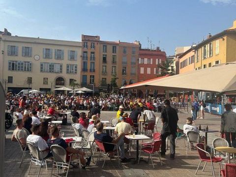Vente Bar 50 m&sup2; 95000 66000 Perpignan