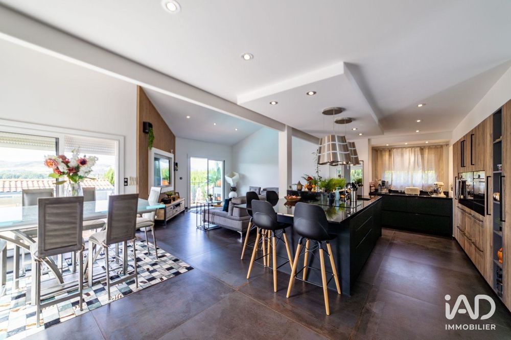 � vendre  Maison Mirefleurs (63730)