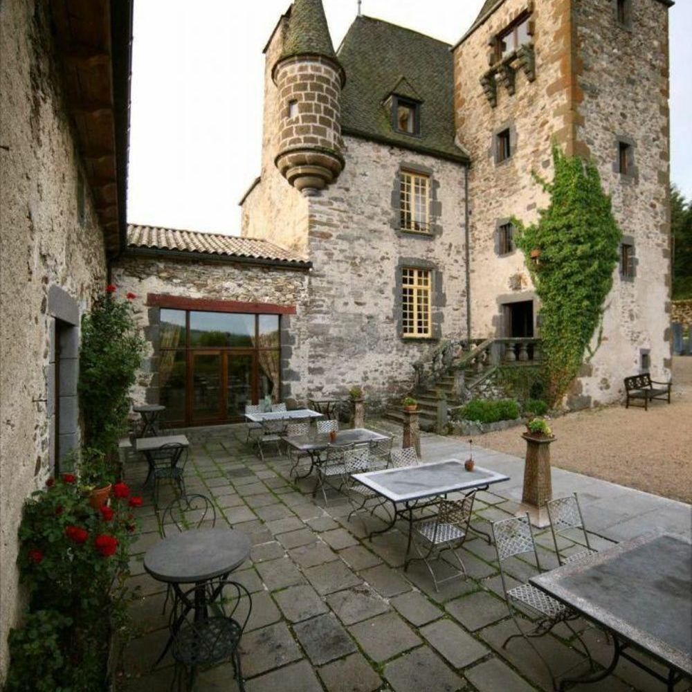 � vendre  Propri�t�/ch�teau Saint-Georges (15100)